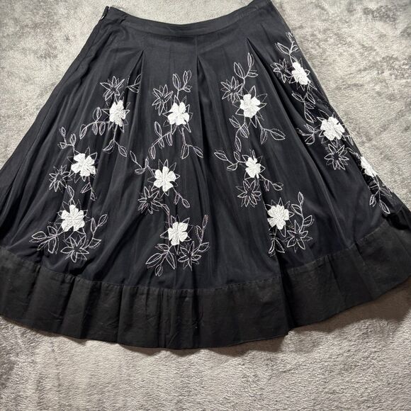 Basil and Maude Anthropologie Sheer Floral Embellished Skirt Black Size 8 E141 - Picture 4 of 10